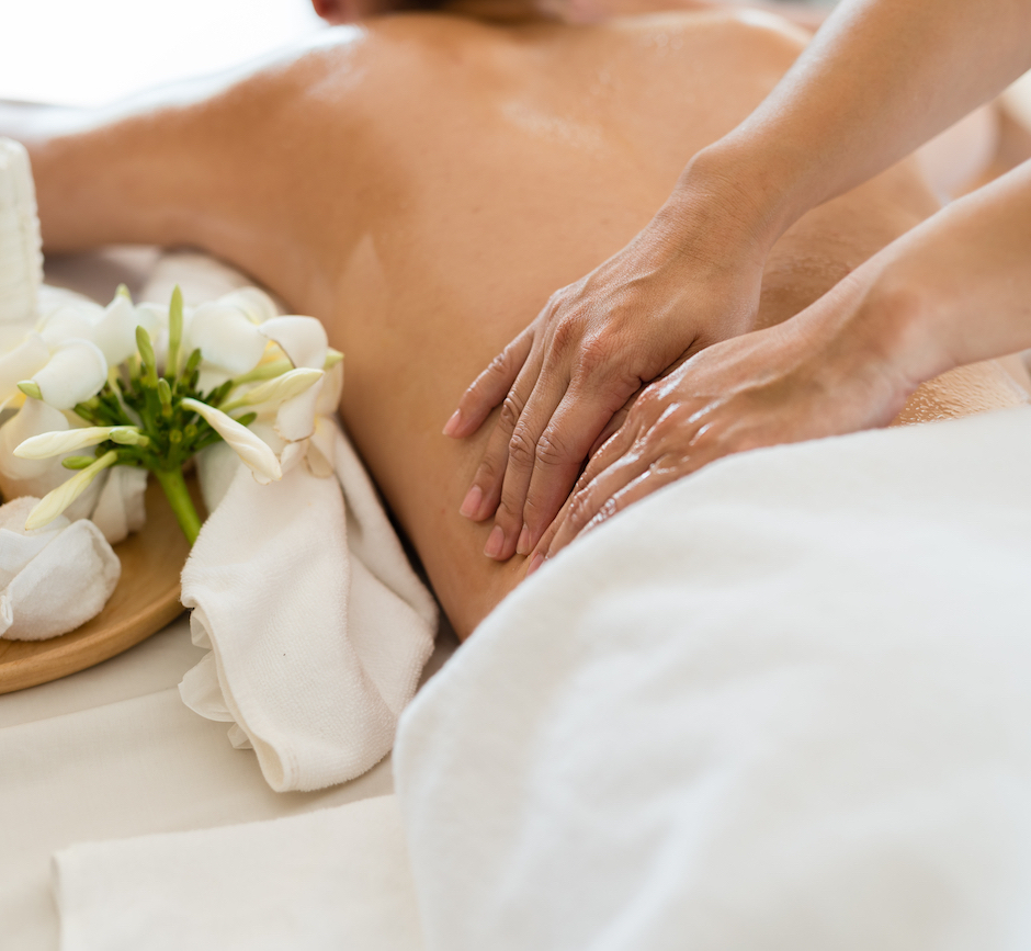 Young,Beautiful,Asian,Woman,Sleep,Relaxing,In,The,Oil,Spa